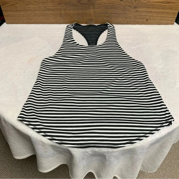 Calia workout tank size XS black/white striped with mesh interior - Picture 9 of 10